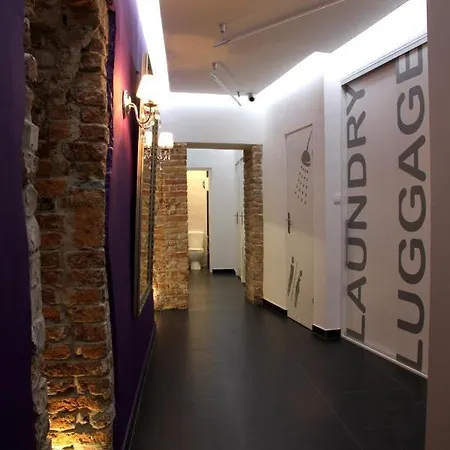 Hostal Greg&tom Party Cracovia