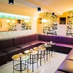 Hostal Greg&tom Party *