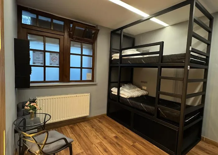 Ostello Greg&tom Party *